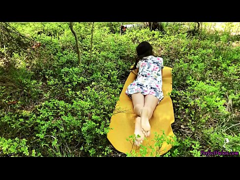 ❤️ Neznanec na Tinderju masturbira mojo pičko in strastno fuka v gozdu ️ Sex video pri nas ❌️❤