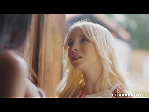 ❤️ Dekle pride domov čez nekaj mesecev in na koncu poje pičko svoje mačehe ️ Sex video pri nas ❌️❤