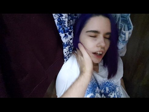 ❤️ Našel sem svojo sestro v omari in ji pomagal narediti ️ Sex video pri nas ❌️❤